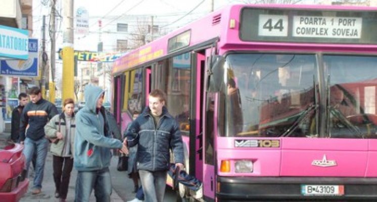 Liniile 44, 48 şi 51 au traseele deviate!